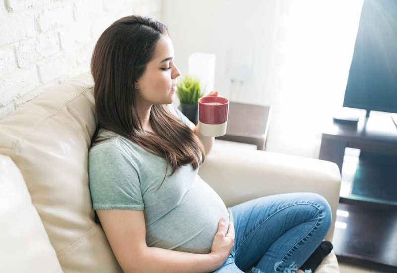 Café sẽ ảnh hưởng như thế nào đến sức khỏe của mẹ và thai nhi trong bụng