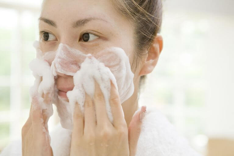 Khắc Phục Tình Trạng Nổi Mụn Do Sữa Rửa Mặt