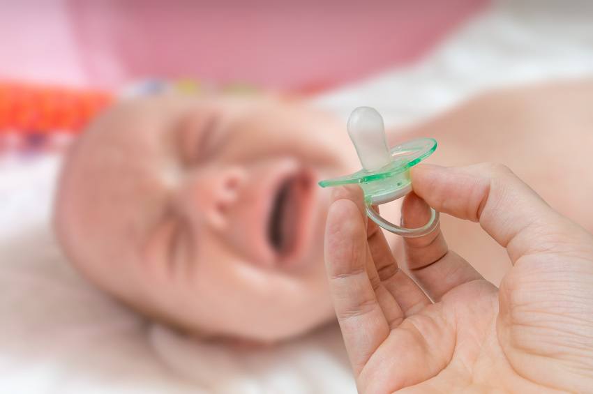 Những Tác Hại Có Thể Gặp Khi Trẻ Dùng Núm Vú Giả