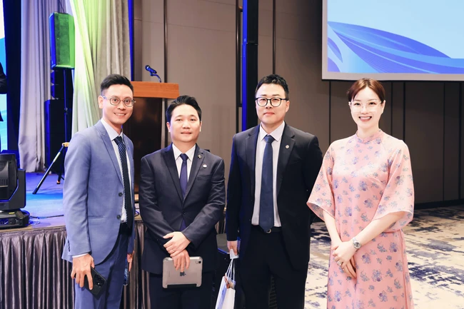 14 Aug11 17551620548431156328222