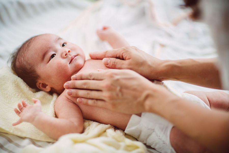Hướng Dẫn Chi Tiết Cách Massage Cho Bé đúng Chuẩn