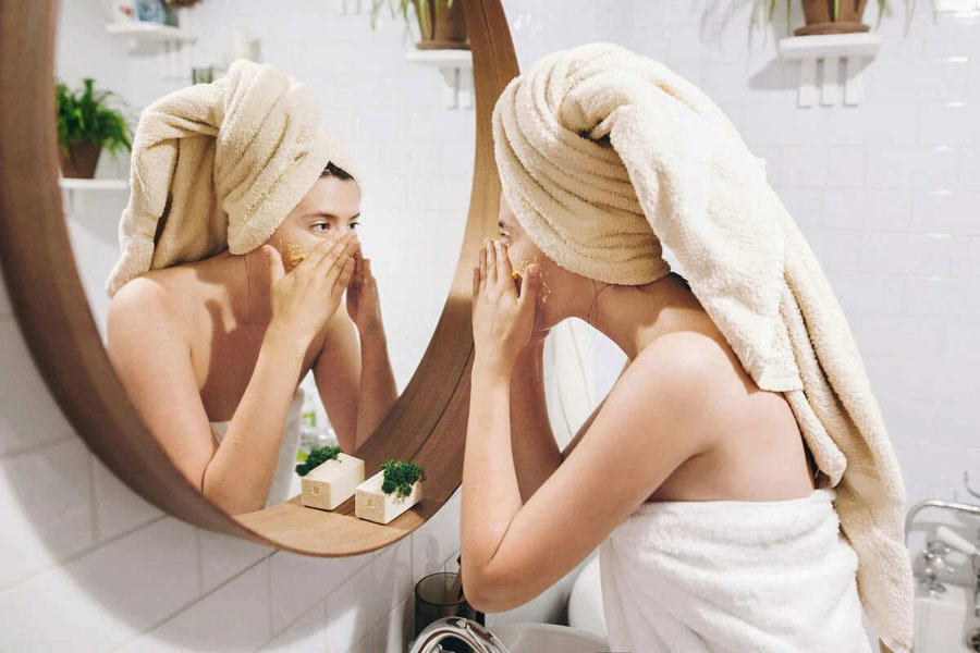 Lựa Chọn Sản Phẩm Chăm Sóc Da An Toàn Cho Mẹ Sau Sinh