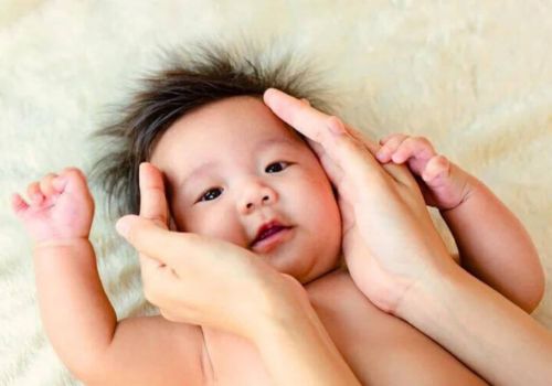 Lợi ích của massage cho bé đối với sự phát triển