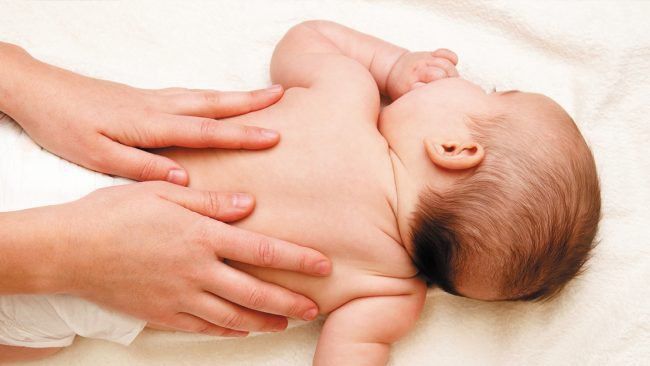 Thời điểm phù hợp để massage cho bé