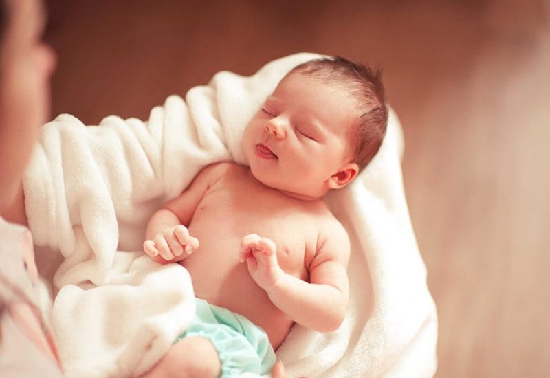 Những lưu ý quan trọng khi chăm sóc trẻ sơ sinh mới đẻ