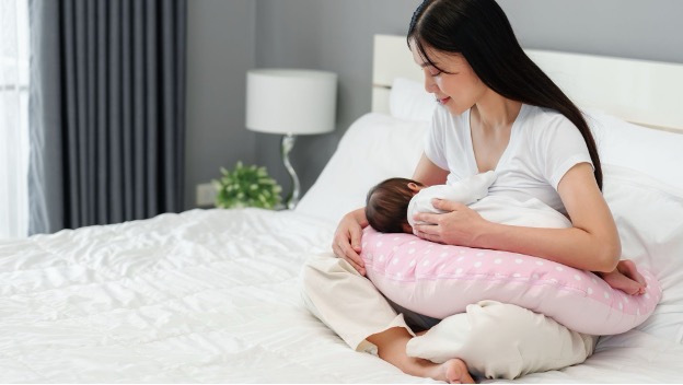 Theo dõi sức khỏe mẹ sau sinh, những yếu tố không thể bỏ qua